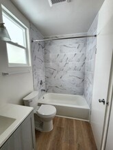 6214 Holly Mont Dr-Unit -6214 in Los Angeles, CA - Building Photo - Building Photo