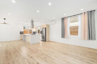 813 26th Ave S in Seattle, WA - Building Photo - Building Photo