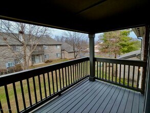 10405 Trotters Pointe Dr, Unit 204 in Louisville, KY - Foto de edificio - Building Photo