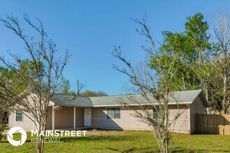 301 Highland Ave in Green Cove Springs, FL - Foto de edificio - Building Photo