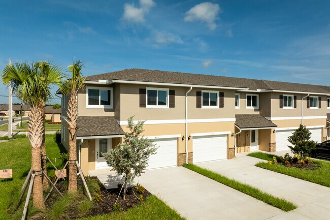 The Grove at Celebration Pointe in Fort Pierce, FL - Foto de edificio - Building Photo