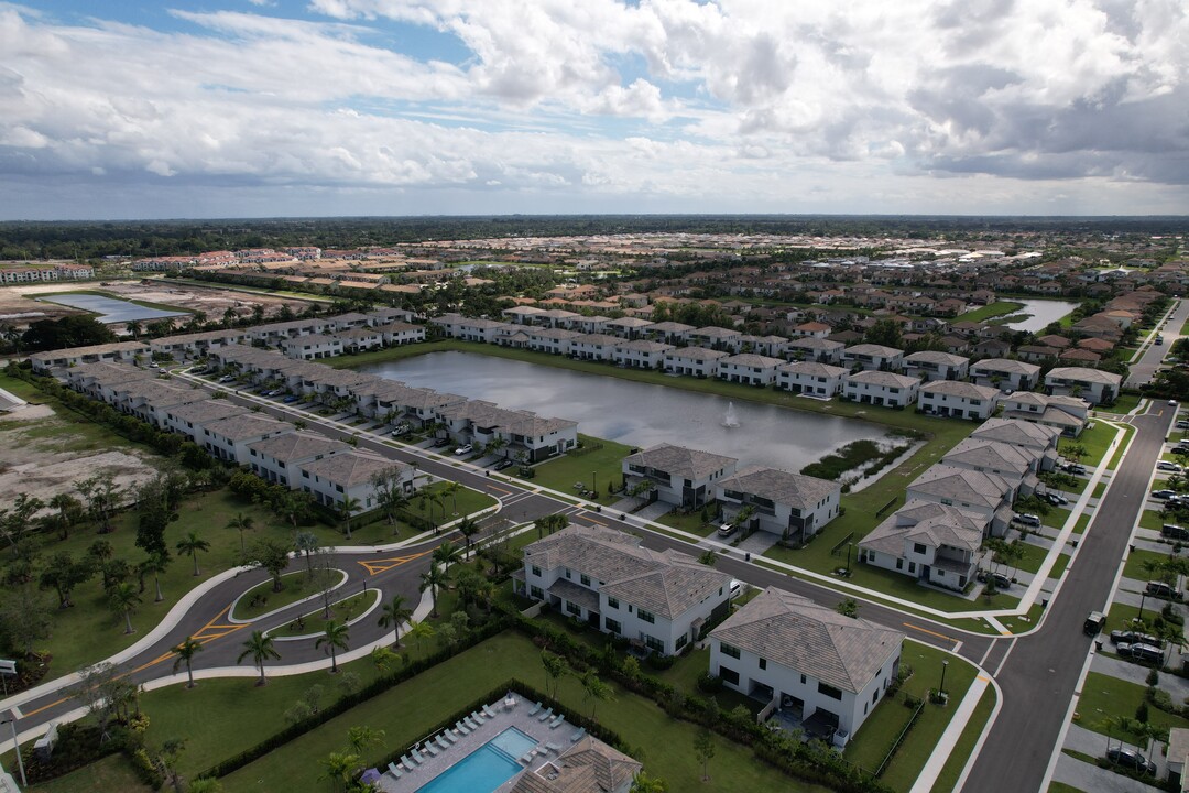 Polo Legacy in Wellington, FL - Building Photo