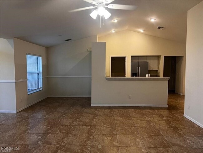 16 Nelson Rd S in Cape Coral, FL - Building Photo - Building Photo