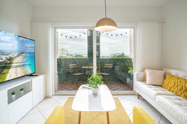 3221 SW 23rd St, Unit SI ID1056251P in Miami, FL - Building Photo - Building Photo