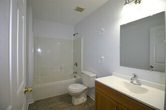 536 Brock Ave in Crestview, FL - Building Photo - Building Photo