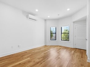 858 West Side Ave in Jersey City, NJ - Building Photo - Building Photo