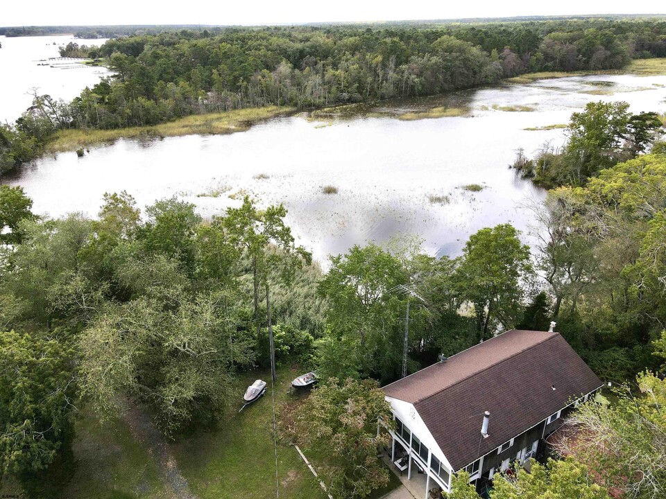 908 Morris Ln in Mays Landing, NJ - Building Photo