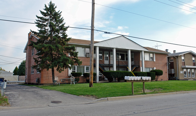 7831-7841 S Roberts Rd in Bridgeview, IL - Foto de edificio - Building Photo