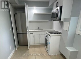 569 Dufferin Ave in London, ON - Building Photo