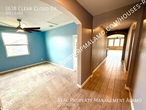 3638 Clear Cloud Dr in New Braunfels, TX - Building Photo - Building Photo