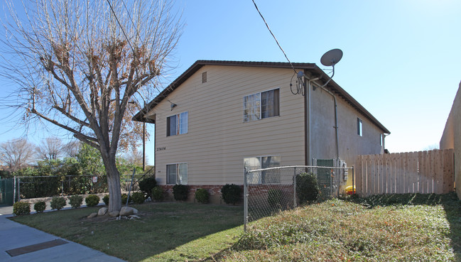 27606 Violin Canyon Rd in Castaic, CA - Building Photo - Building Photo