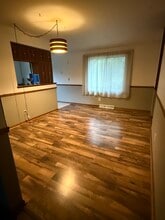 485 Hillcrest Rd in Grafton, WI - Foto de edificio - Building Photo