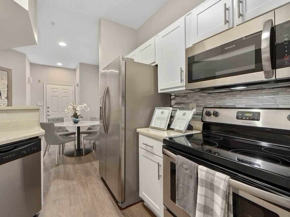 806 Holmes Rd in Houston, TX - Building Photo