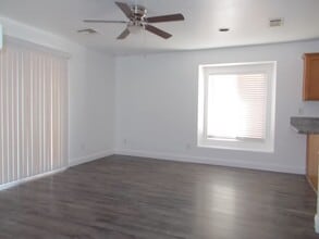 7470 Aurora Glow St in Las Vegas, NV - Building Photo - Building Photo