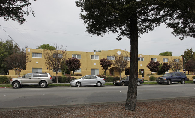 Paraiso Apartments in Hayward, CA - Foto de edificio - Building Photo