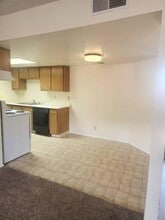 2521 Chelwood Park Blvd NE in Albuquerque, NM - Building Photo - Building Photo