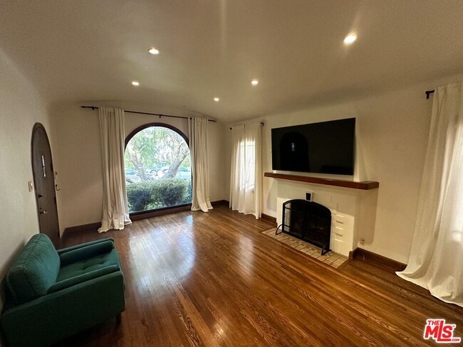 2012 Manning Ave in Los Angeles, CA - Building Photo - Building Photo