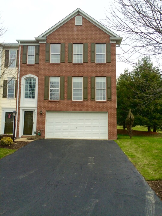 8506 Clubside Dr. in Mars, PA - Building Photo