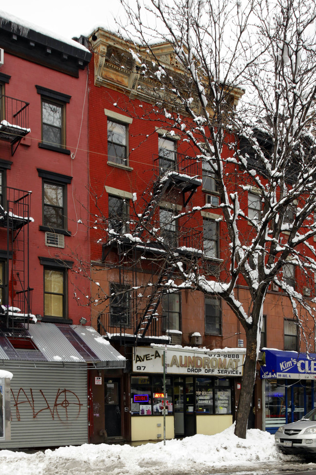 97 Avenue A in New York, NY - Foto de edificio - Building Photo