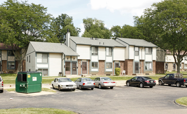 Arbor Manor Apartments in Ypsilanti, MI - Building Photo - Building Photo