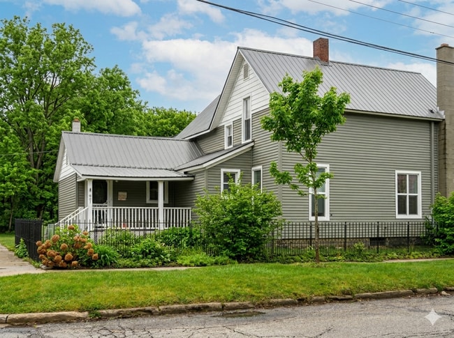 901 Franklin St in Petoskey, MI - Foto de edificio - Building Photo