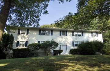 Elm Ledge Apartments in Foxboro, MA - Building Photo