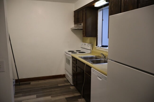 property at 2305 Southridge Dr