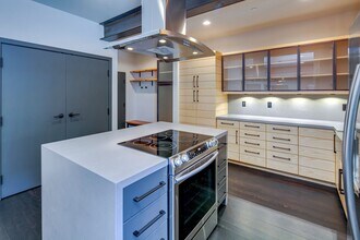445 SW 6th St in Redmond, OR - Foto de edificio - Building Photo