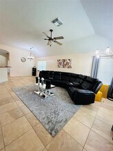 1219 Oak Canyon Ln in Richmond, TX - Building Photo - Building Photo