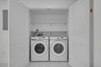 One Manhasset Ave in Manorhaven, NY - Building Photo - Building Photo