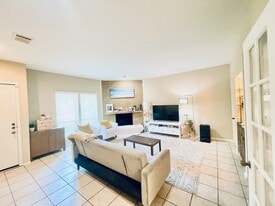 8263 Wednesbury Ln in Houston, TX - Building Photo