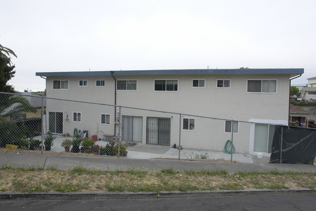 2215 E 25th St in Oakland, CA - Building Photo - Building Photo