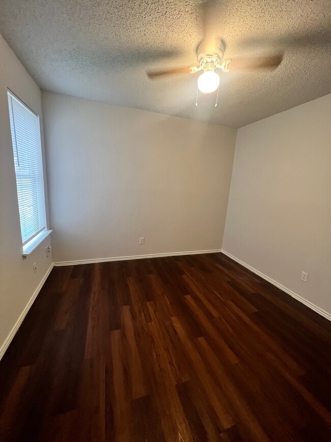5707 Spring Meadow Rd, Unit B in Austin, TX - Building Photo - Building Photo
