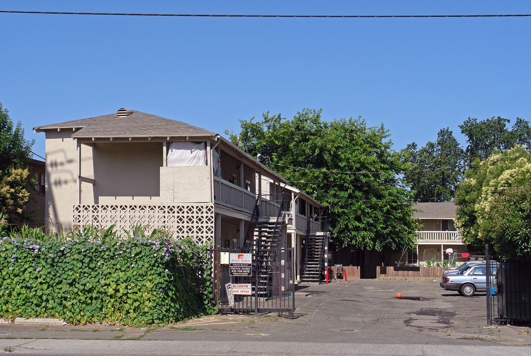 6004 Martin Luther King Jr Blvd in Sacramento, CA - Foto de edificio