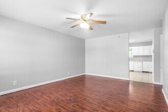 1070 Shadow Ridge Ave in Oak Grove, KY - Building Photo - Building Photo