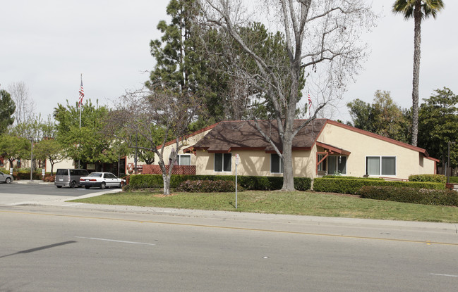 Windsor Gardens in Escondido, CA - Building Photo - Building Photo