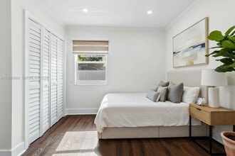 3240 SW 69th Ave in Miami, FL - Building Photo - Building Photo