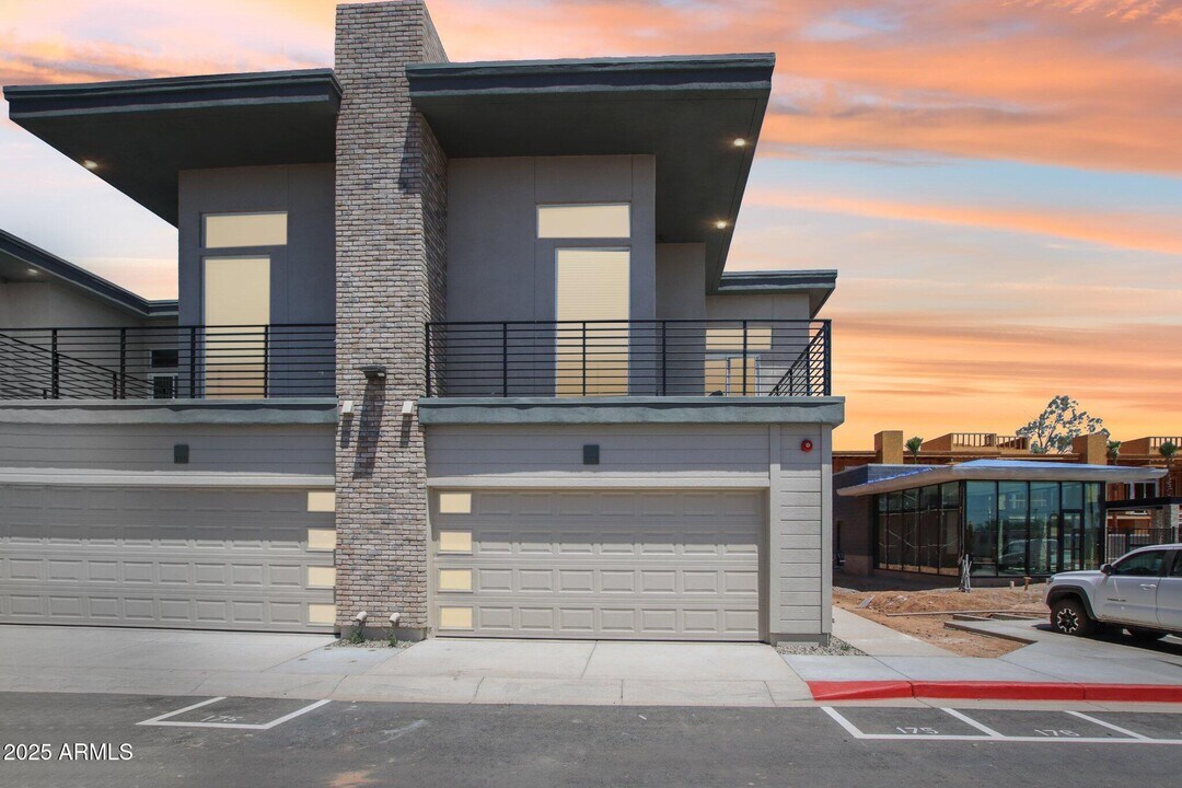 1927 S Recker Rd in Mesa, AZ - Building Photo