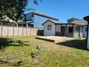 1112 Sunset Dr in Pasadena, TX - Building Photo - Building Photo