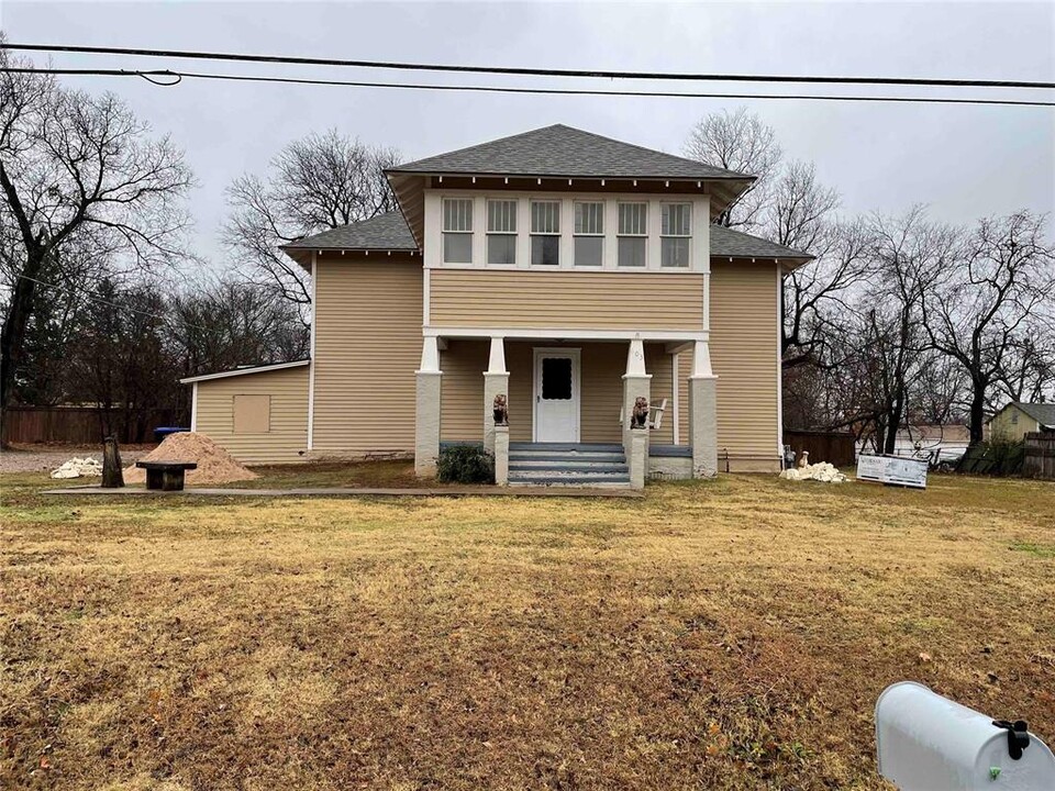 603 N 8th St in Noble, OK - Building Photo