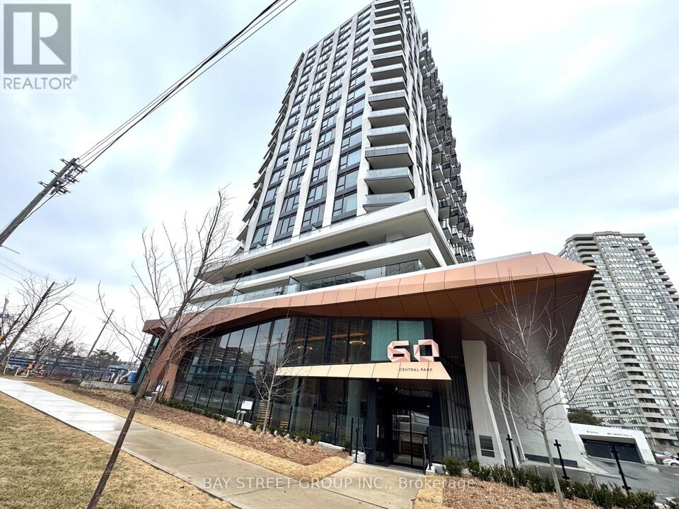 60 Central Park Roadway in Toronto, ON - Building Photo