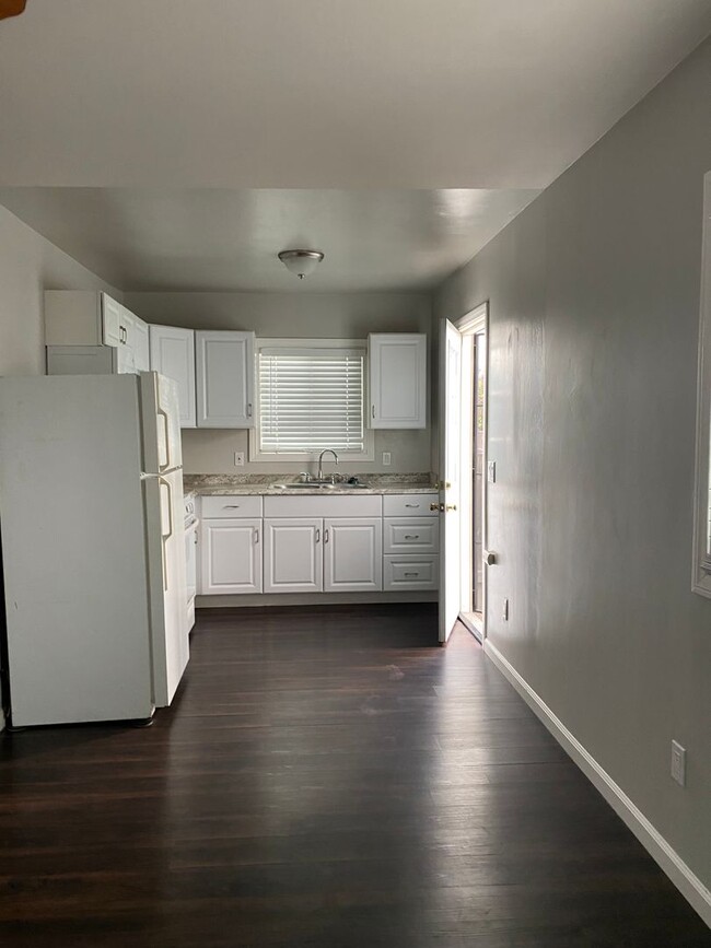 4676 Hawley Blvd in San Diego, CA - Building Photo - Building Photo