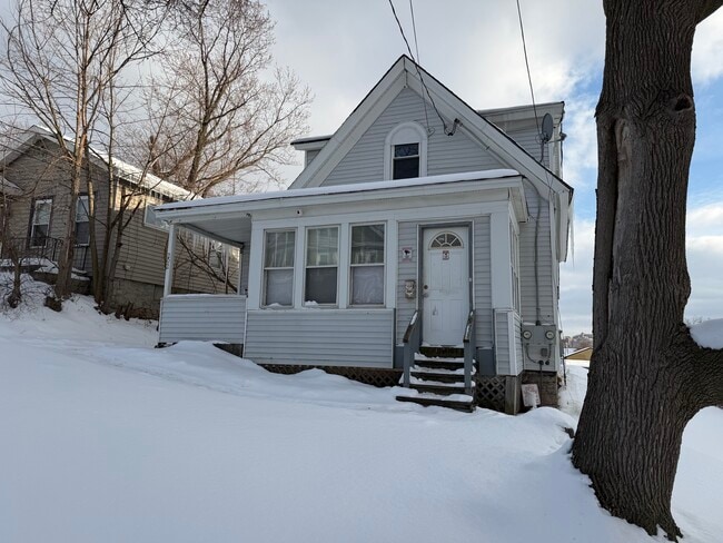 property at 202 Union Pl