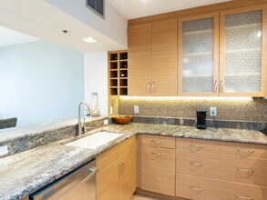 1932 Harbourside Dr in Longboat Key, FL - Building Photo - Building Photo