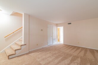 4631 Old Lantern Way in Charlotte, NC - Building Photo - Building Photo