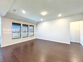 102 Santo Spirit Road in Hutto, TX - Building Photo - Building Photo