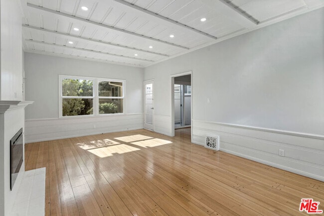 9623 Charleville Blvd in Beverly Hills, CA - Building Photo - Building Photo