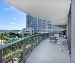 488 NE 18th St, Unit 506-508 in Miami, FL - Building Photo - Building Photo