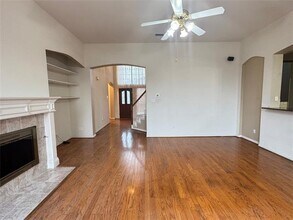 3615 Elmsted Dr in Richardson, TX - Foto de edificio - Building Photo