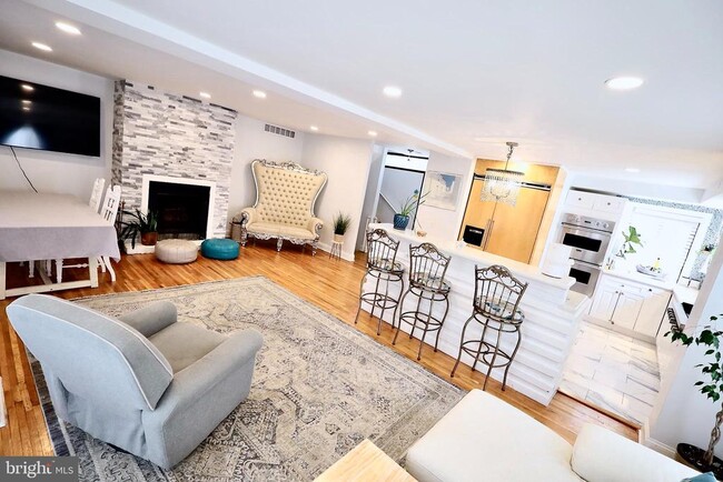 property at 701 Lombard St